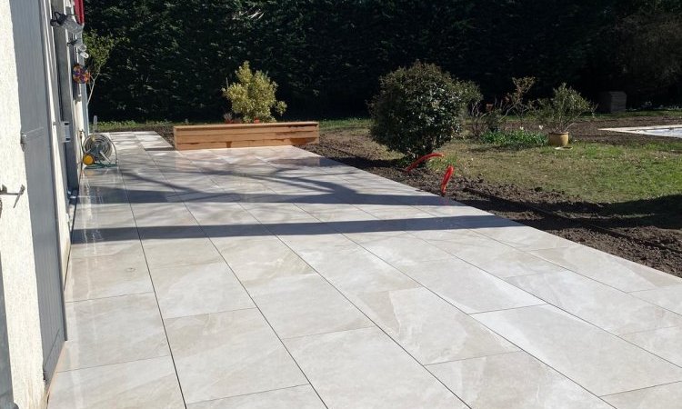 Terrasse en dalles sur plots